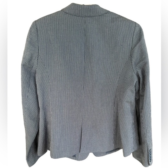 🔥💙LANE BRYANT size 20 navy/white stripe blazer. Like new condition! - Picture 2 of 8